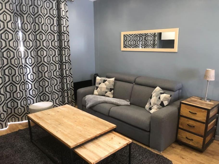 Cosy 3 Pieces En Face De La Gare Apartment Rambouillet Exterior photo